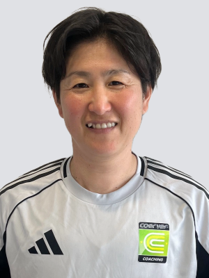 山岸　靖代